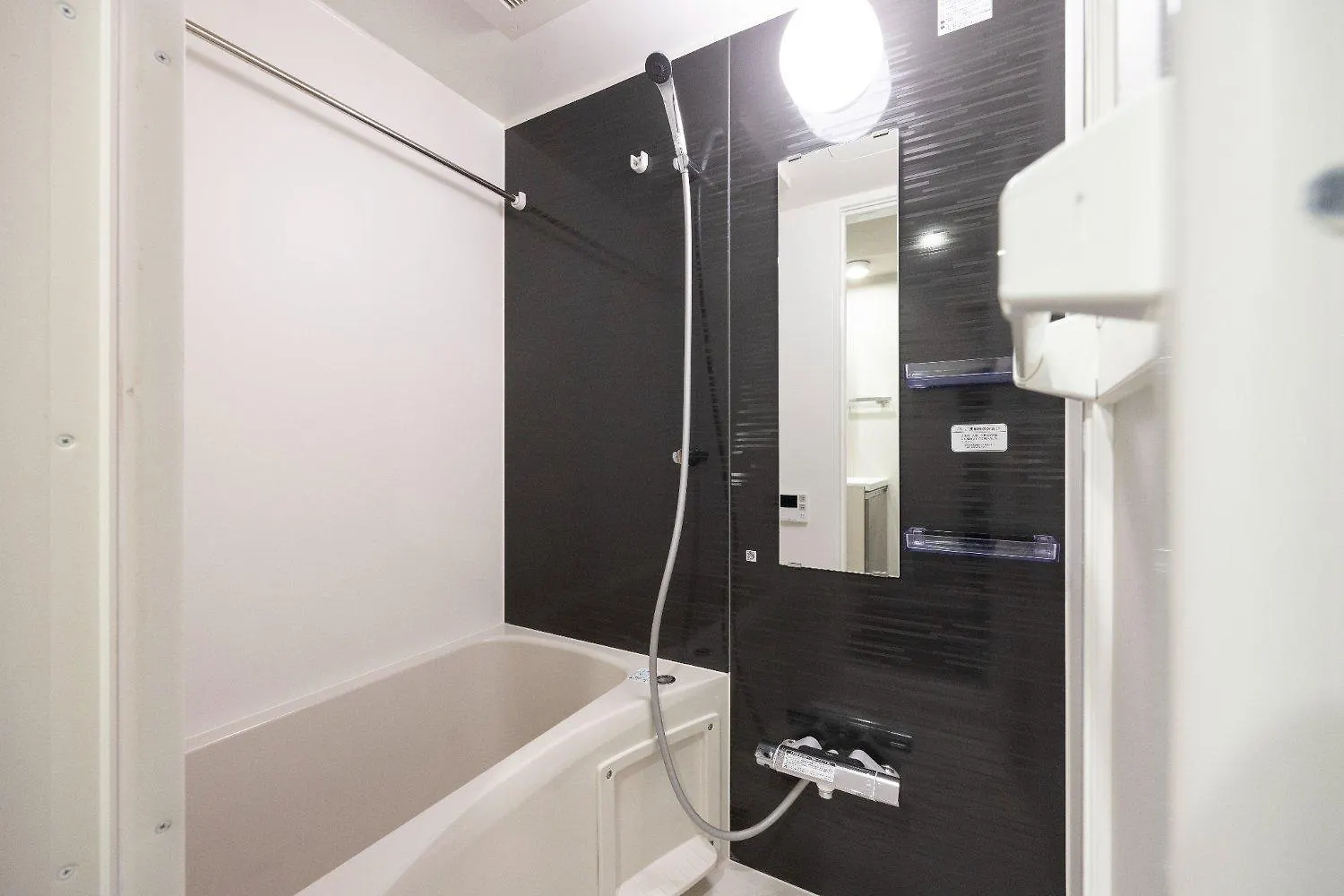 Апартаменты Wellsquareism Ikebukuro West Токио