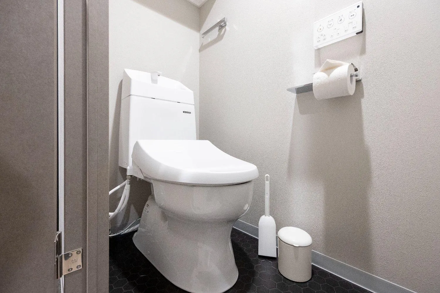 Апартаменты Wellsquareism Ikebukuro West Токио
