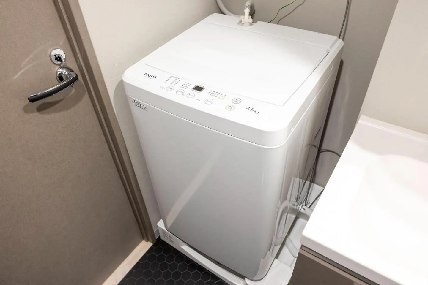 Апартаменты Wellsquareism Ikebukuro West Токио Япония