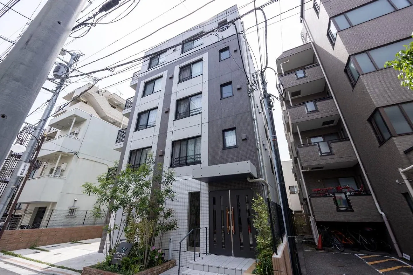 Апартаменты Wellsquareism Ikebukuro West Токио Япония