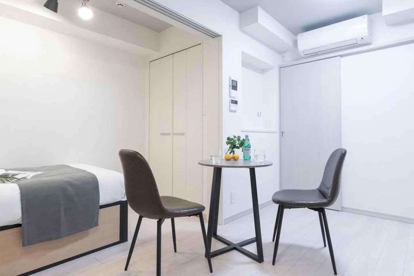 Апартаменты Wellsquareism Ikebukuro West Токио